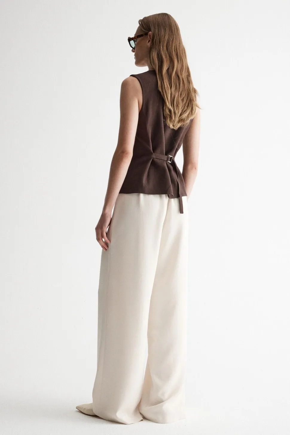 elka_collective_nina_vest__chocolate_3.webp Elka Collective 'Nina Vest' - Chocolate Online