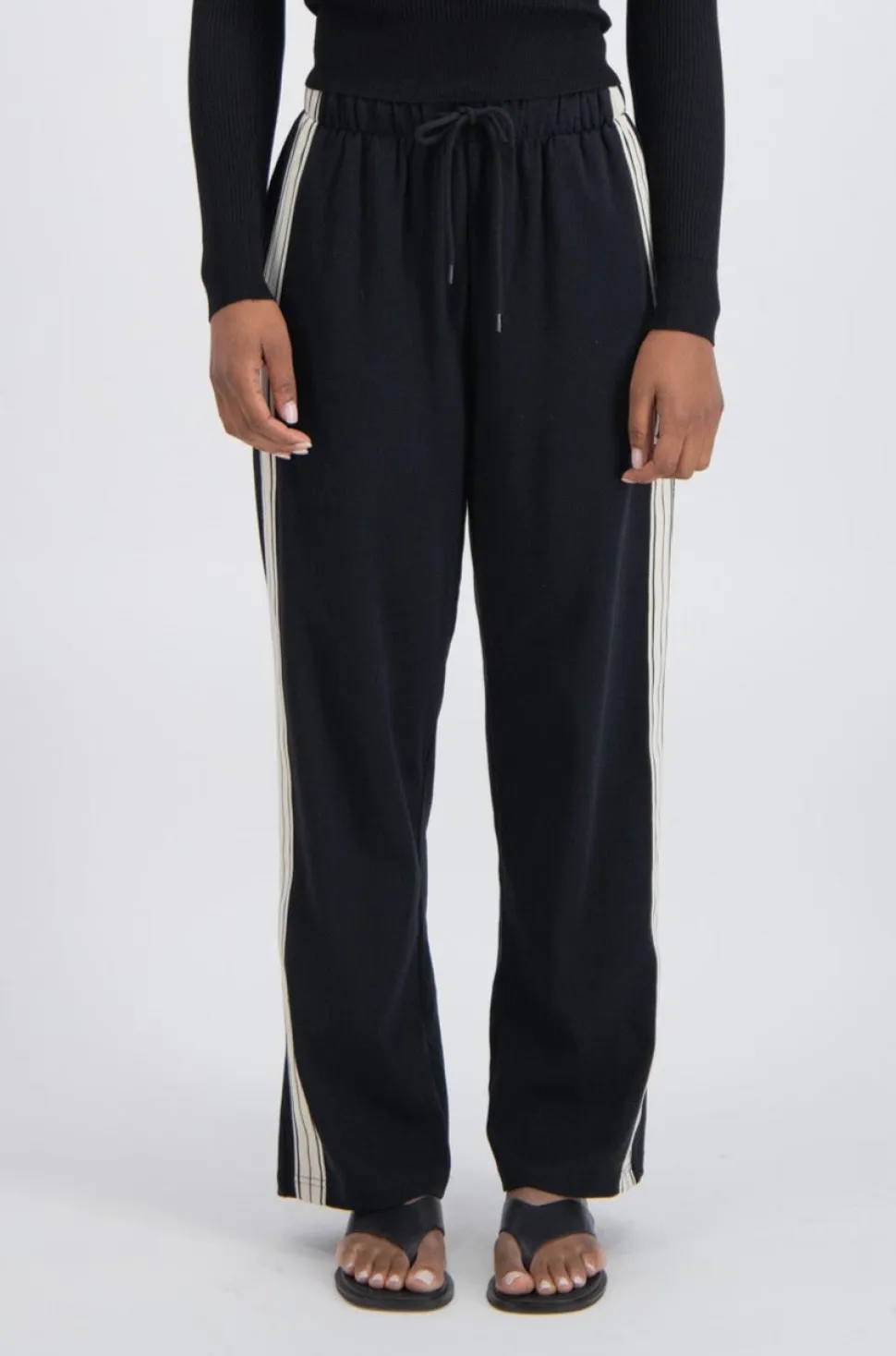 jasmine_alexa_panarea_trackpant_black_2.webp Jasmine Alexa "Panarea Trackpant"- Black Flash Sale