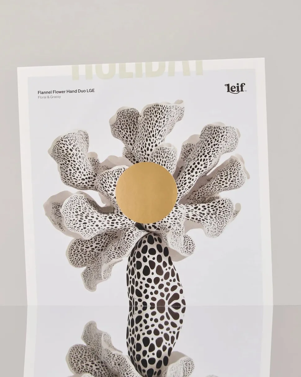 leif_holiday_edition_large__flannel_flower_hand_duo_3.webp Leif 'Holiday Edition Large' - Flannel Flower Hand Duo New