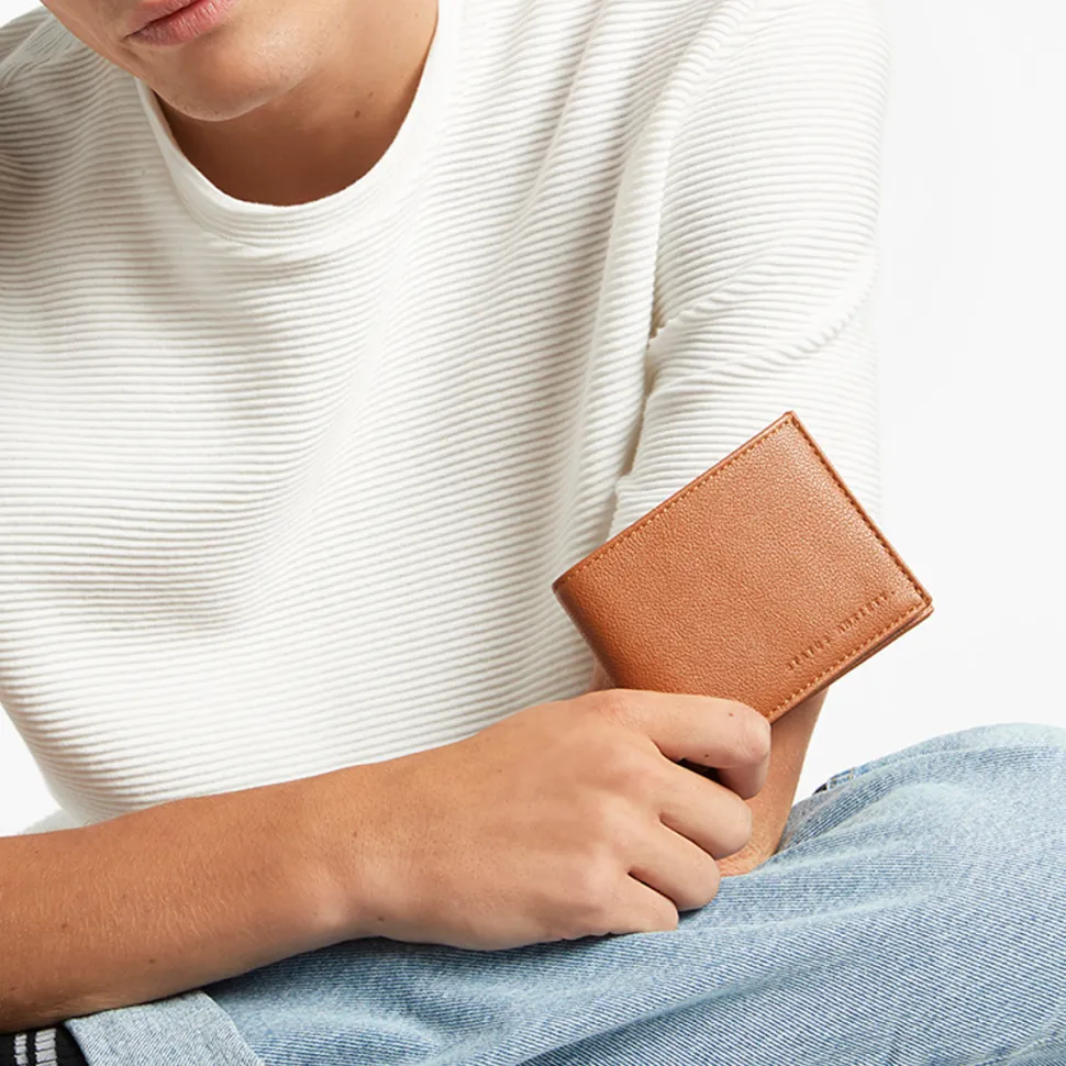 status_anxiety_noah_wallet__camel_3.webp Status Anxiety 'Noah' Wallet - Camel Online