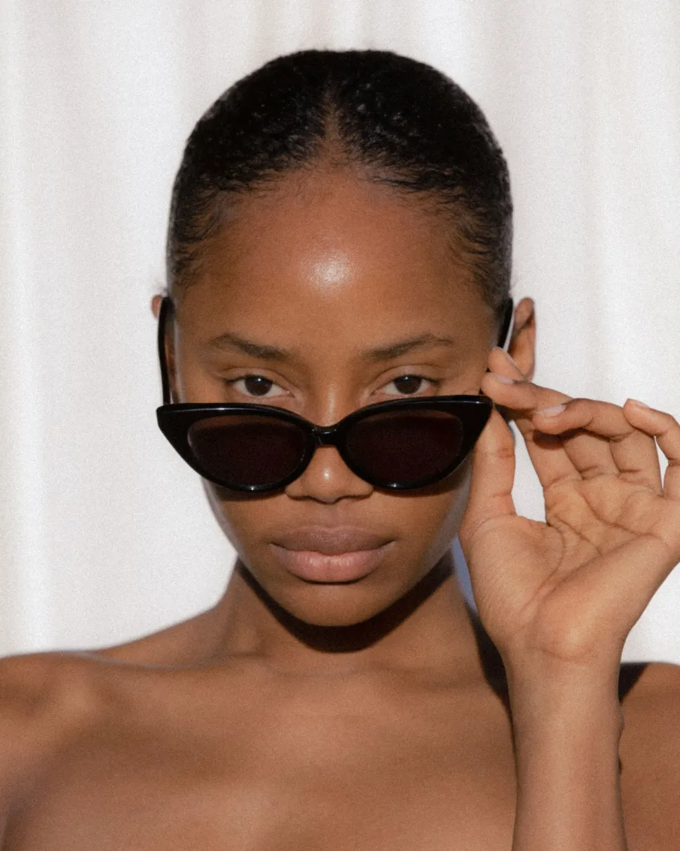 velvet_canyon_femme_chat_sunglasses__black_6.webp Velvet Canyon 'Femme Chat' Sunglasses - Black Best